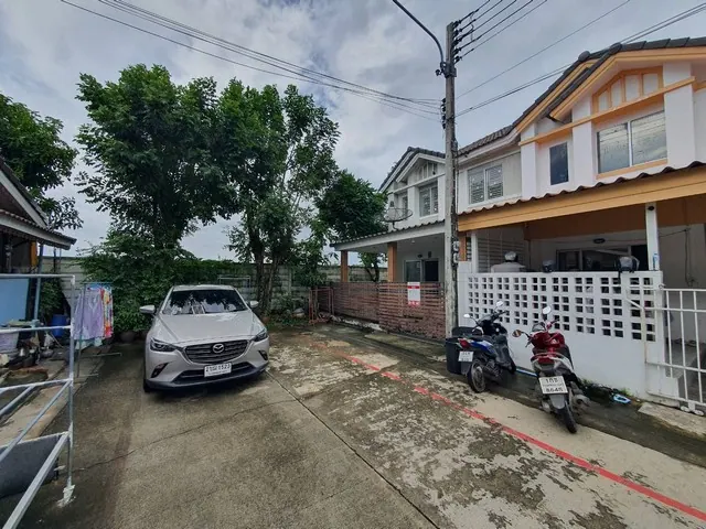 ทาวน์เฮ้าส์ บ้านพฤกษา 71 กรุงเทพฯ-ปทุมธานี  24.5 ตร.ว. 084 9924497