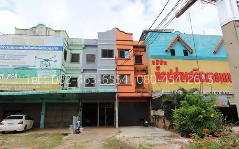 เช่า ทาวน์เฮ้าส์ 3 ชั้น + 1 ดาดฟ้า เมืองกำแพงเพชร 3 นอน รีโนเวทใหม่