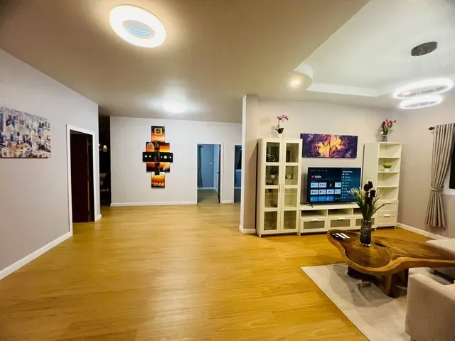 ขายบ้านฝรั่งสวนดอกไม้ ทำเลดี สะดวกสบาย  ในตัวเมืองหนองคาย