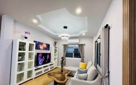 ขายบ้านฝรั่งตกแต่งใหม่พร้อมอยู่หมู่บ้านไสววิลล่า ในเมืองหนองคาย