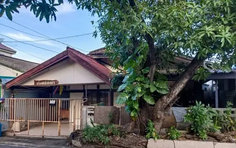 ขายบ้านเดี่ยว ชั้นเดียว หมู่บ้านริมสวน รามคำแหง 148 ห่างจากถนนรามคำแหงแค่ 650 เมตร ใกล้รถไฟฟ้า ราคาดีกว่านี้ไม่มีอีกแล้ว