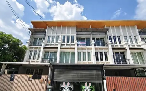 Vายทาวน์โฮม 3 ชั้น โกลเด้นทาวน์ 2 ปิ่นเกล้า–จรัญสนิทวงศ์ หลุดมาเพียง 1 หลังเท่านั้น!!!ทำเล ต้นโครงการ เข้า-ออกสะดวก ตกแต่ง สไตล์มินิมอล