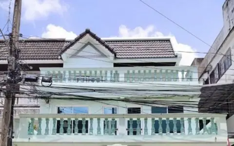 ขาย ทาวน์โฮม 3 ชั้น อุดมสุข 51,ประวิทย์และเพื่อน เนื้อที่ 28 ตร.ว. ใกล้รถไฟฟ้าสายสีเหลือง สถ