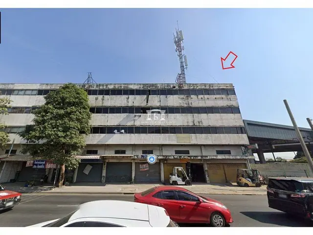 Six-unit 4.5-storey commercial building for sale on Sukhaphiban 5, 108.5 sq.wah