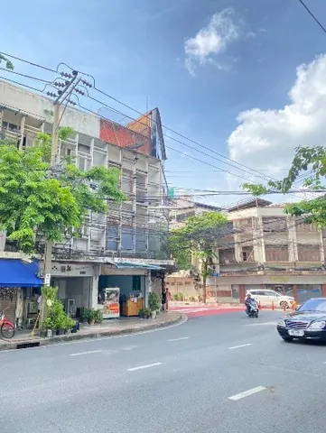 ขายอาคารพาณิชย์ 3 ชั้น ถนนสุรวงศ์ ที่ดิน 13 ตร.ว.