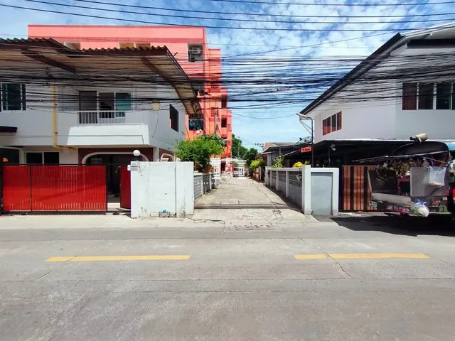 ขาย ขายที่ดิน เนื้อที่ 147 ตร.ว. ลาดพร้าว 81 ใกล้ MRT สถานีลาดพร้าว, Big C, CDC, Food land, Central Eastville, ทางด่วน