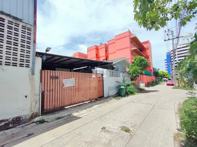 ขาย ขายที่ดิน เนื้อที่ 147 ตร.ว. ลาดพร้าว 81 ใกล้ MRT สถานีลาดพร้าว, Big C, CDC, Food land, Central Eastville, ทางด่วน