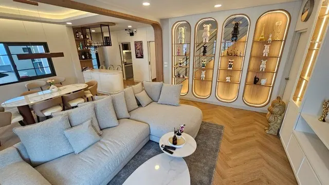 ขายบ้านหรู พร้อมอยู่ หมู่บ้าน Centro บางนา ตกแต่งบิ้วอินครบ