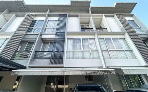 ขายบ้านทาวน์โฮม 3 ชั้น หมู่บ้าน สัมมากร อเวนิว รามอินทรา-วงแหวน