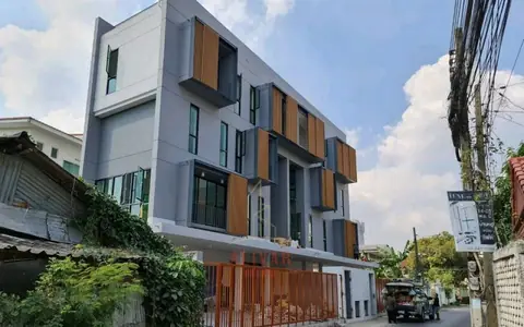 RH081425 ให้เช่า Home office 4ชั้น ตกแต่งใหม่ ซอยรัชดา 32 ใกล้ MRT แยกรัชดา-ลาดพร้าว
