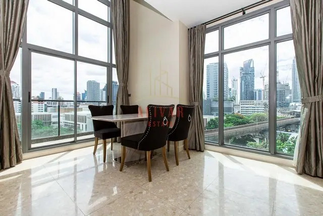 RC091825 ให้เช่า Condo 2 ห้องนอน The Crest Sukhumvit 34 ใกล้ Emporium Emquatier และ BTS ทองหล่อ