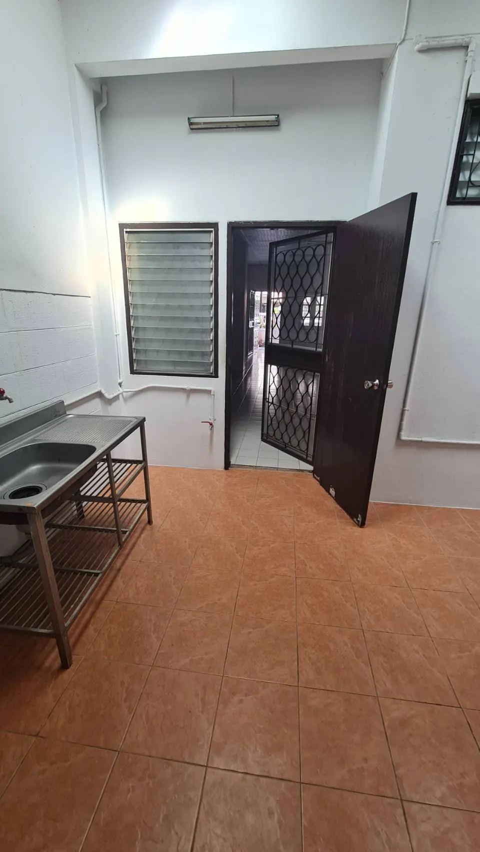 ให้เช่าด่วน townhome - area 18 sq.wa 0 ngan 0 Rai 2ห้องนอน2BATHROOM   มือสอง