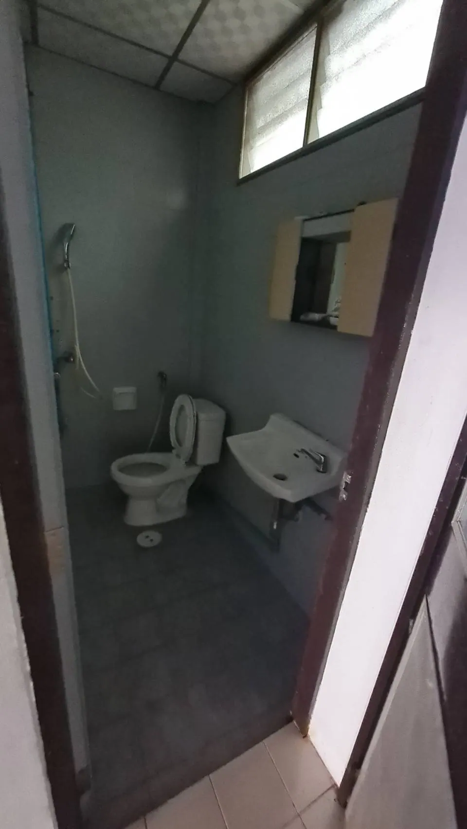ให้เช่าด่วน townhome - area 18 sq.wa 0 ngan 0 Rai 2ห้องนอน2BATHROOM   มือสอง