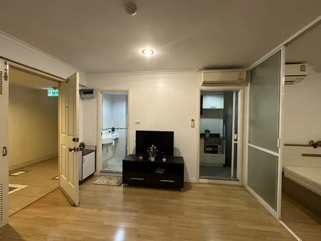 CONDOMINIUM Lumpini Ville Prachachuen - Phongphet 2   7500 THB 1BR 33 ตาราง.เมตร BIG SURPRISE กรุงเทพ