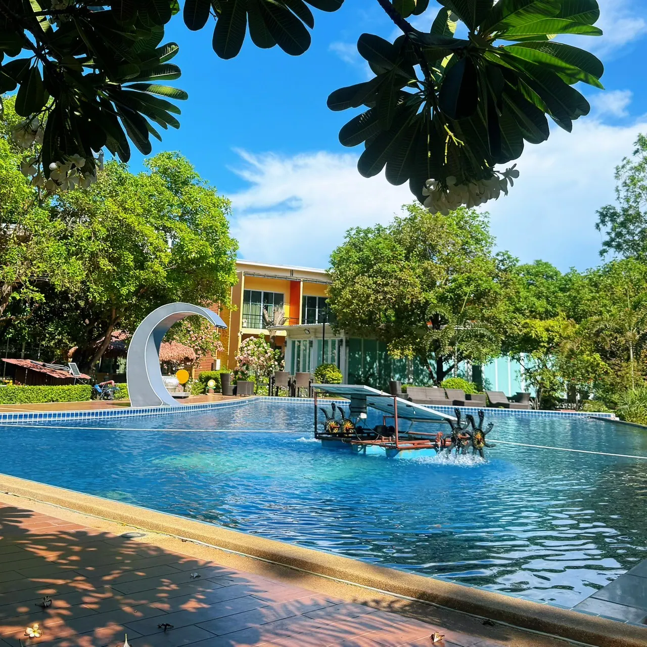 ขายรีสอร์ต Bangkok Grand Resort พร้อมสิ่งอำนวยความสะดวกครบครัน