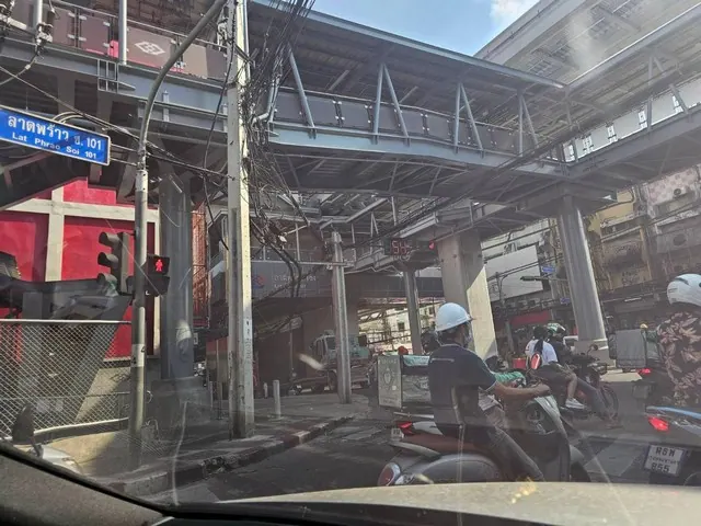 ขายที่ดินแถมสิ่งปลูกสร้างเป็นโรงเรียน ซอยลาดพร้าว101 แยก7