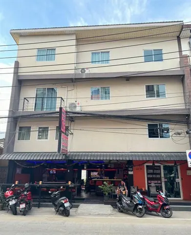 ขายกิจการ Guest House พัทยา ติดถนนวัดบุญกัญจนาราม ตกแต่งพร้อมดำเนินกิจการต่อได้เลย แอร์ ตู้เสื้อผ้า
