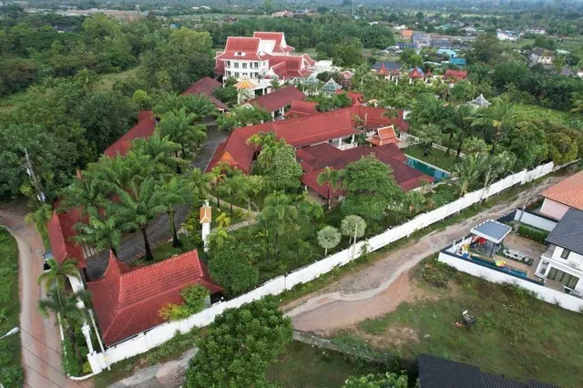 ขายที่ดินห้วยใหญ่เขาชีจรรย์พัทยา มีสิ่งปลูกสร้างเป็นรีสอร์ท