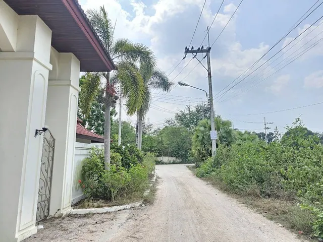 ขายที่ดินห้วยใหญ่เขาชีจรรย์พัทยา มีสิ่งปลูกสร้างเป็นรีสอร์ท