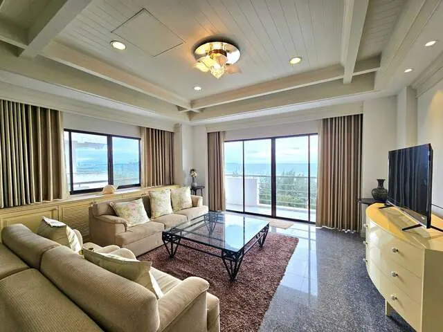 ขาย หรือ เช่า Beach Villa Viphavadi     คอนโดหรูริมทะเล นาจอมเทียน