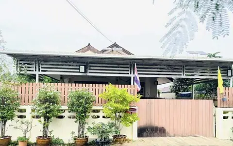 ขายด่วน ! บ้านเดี่ยวชั้นเดียว แปลงหัวมุม ทำเลทอง ใจกลางสัตหีบ