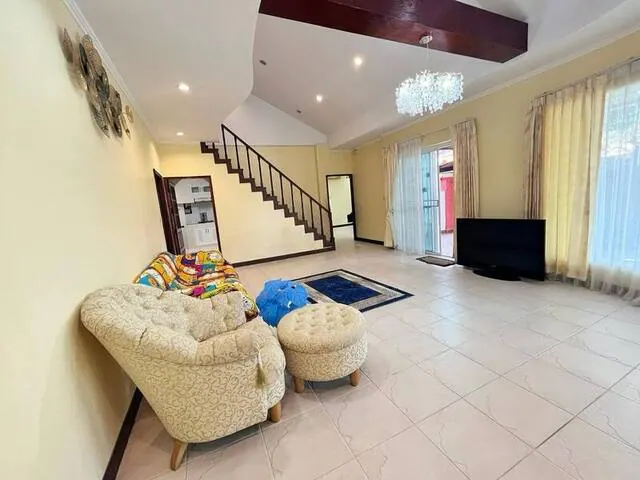 ขายบ้านเดี่ยวพร้อมอยู่ หมู่บ้าน SIAM EXECUTIVE ESTATEซอยพรประภานิมิตตำบลหนองปรือ อำเภอบางละมุง