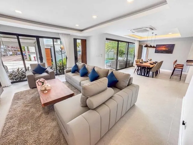 บ้านพูลวิลล่า – ใจกลางเมืองพัทยา ฝั่งทะเล ราคาขาย: 23,900,000 บาท4 ห้องนอน 5 ห้องน้ำ