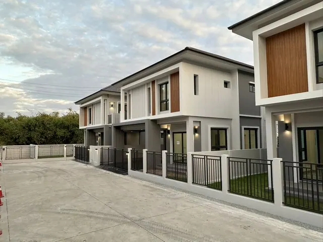 โครงการบ้านเดี่ยว สินวิเศษ ไพรด์ แหลมฉบัง–บางละมุง ผ่อนเริ่มต้น 13,500 บาท/เดือน