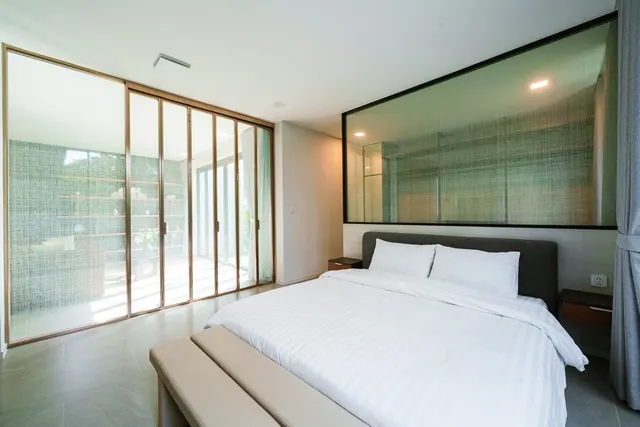 HR2807 For Rent: 3-Storey Detached House with Elevator Project: VIVE Krungthep Kreetha (next to Wellington International School)