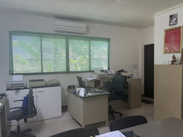 ให้เช่าโรงงานและโกดัง 1 ไร่ ย่านแพรกษาใหม่ พื้นที่ใช้สอยรวม 1,600 ตร.ม.