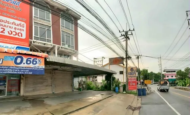 ตึกคู่ริมคลองบางยาง พุทธมณฑลสาย 6 จุดศูนย์กลางธุรกิจย่านศาลายา–ไร่ขิง 35 วา 4 ชั้น จอดรถ 4 คัน
