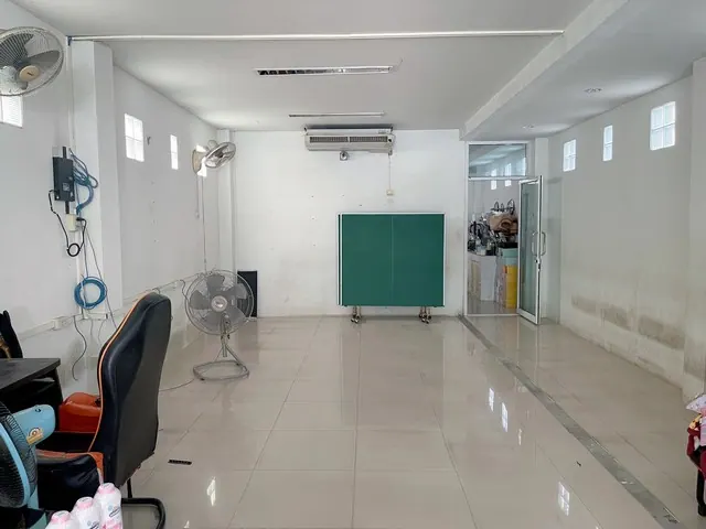 อาคารพานิชย์ 3 ชั้น ใจกลางเมืองมหาสารคาม ใกล้สถานศึกษา สถานที่ราชการ พร้อมใช้งานและปล่อยเช่าได้ทันที