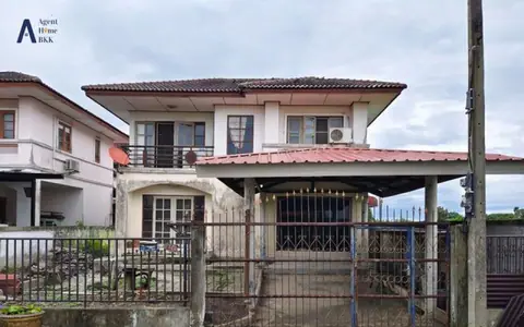 บ้านเดี่ยว2ชั้นหมู่บ้านเลคการ์เด้นโฮม ลาดกระบัง กทม.เนื้อที่81ตรว.ราคา2.4ล.