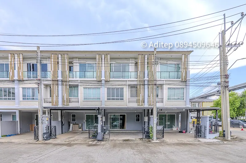 Three-storey townhome for sale at The Plant Citi Chaengwatthana, 18.7 sq.wah, near the Pink Line