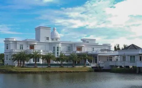 ขายคฤหาสน์ 13-2-38.5 ไร่ พื้นที่ใช้สอย 3,189 ตร.ม. ซอย ประชาอุทิศ 76 บรรยากาศเสมือนรีสอร์ทส่วนตัว ร่มรื่น และเงียบสงบ