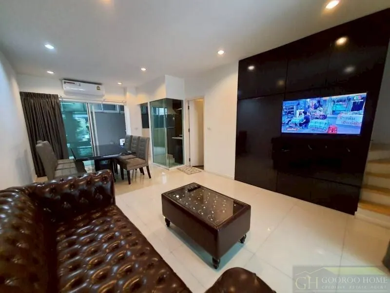 ขายทาวน์โฮม 3 ชั้น Patio แจ้งวัฒนะ ราคาถูกมาก เนื้อที่ 18.8 ตรว 3นอน 3น้ำ หน้าบ้านหัน ทิศเหนือ บ้านเย็นสบาย ไม่ร้อนแดดตลอดทั้งวัน