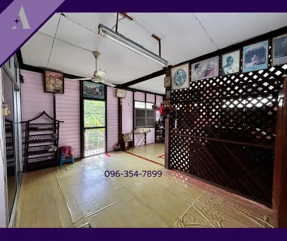 บ้านเดี่ยวหลังมุม หมู่บ้านซอยบางกรวย 1 หลังการไฟฟ้าบางกรวย 5 ห้องนอน 4 ห้องน้ำ จอดรถในบ้าน 1 คัน