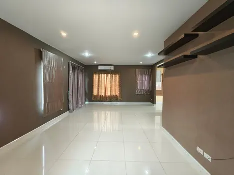 ขาย ให้เช่า บ้านเดี่ยว ใหญ่ที่สุดในหมู่บ้าน ภัสสร เพรสทีจ ลุกซ์ พัฒนาการ เข้าทางศรีนครินทร์และอ่อนนุชได้ 3ห้องนอน 3ห้องน้ำ  86.8 ตร.ว.