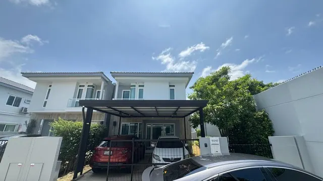 ให้เช่าบ้านแฝดหลังริม สภาพใหม่ พร้อมเฟอร์นิเจอร์ และเครื่องใช้ไฟฟ้าพร้อมอยู่ โครงการ Inizio ศรีนครินทร์
