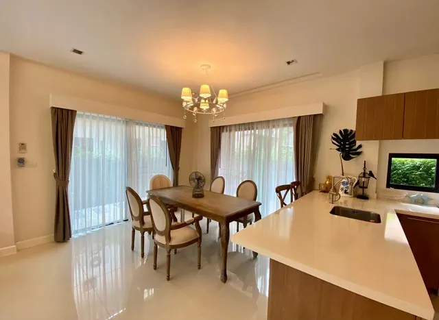 ขายบ้านเดี่ยว เศรษฐสิริ วัชรพล ทำเลดี เดินทางสะดวก ใกล้ทางด่วน และสิ่งอำนวยความสะดวกครบครัน