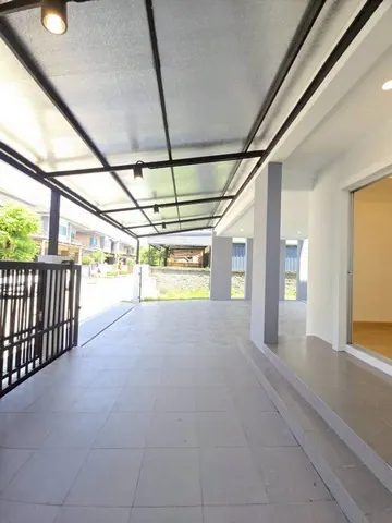 บ้านเดี่ยว เดินทางสะดวก บ้านสวยพร้อมอยู่ รีโนเวทใหม่ทั้งหลัง!  บ้านเดี่ยว Atoll Maldives Palms – หลังริม สุดเงียบสงบ มีความเป็นส่วนตัวสูง
