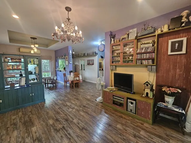 บ้านเดี่ยวหลังมุมตกแต่งสวยมาก สไตล์ คาเฟ่ คลาสสิกวินเทจ โครงการ : รสา พาร์คเลน วัชรพล