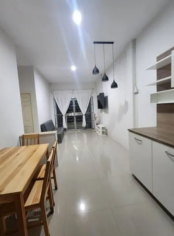 หมู่บ้านราชพฤกษ์ ห้องริม – สุราษฎร์ธานี 2 ห้องนอน ห้องน้ำในห้องนอน 1 ห้อง จอดรถยนต์ได้ 1 คัน