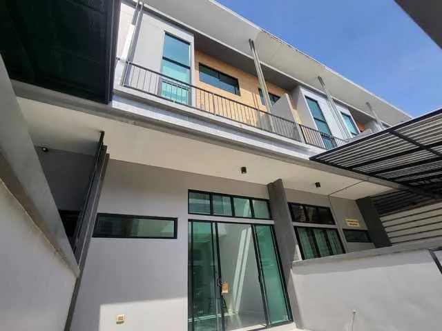 ขาย อีโค สเปซ 2  Eco Space 2 ทาวน์โฮม 3 ชั้น บนถนนประเสริฐมนูกิจ พื้นที่ 21ตรวา. พทชส 175 ตรม. 3 นอน 3 น้ำ บ้านไม่เคยอยู่ ขาย 4,400,000