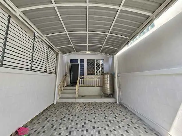 ขายทาวน์โฮม หมู่บ้านสินทรัพย์นครการ์เด้น 19.80 ตร.ว. 4 ห้องนอน รีโนเวทใหม่ ราคา 2.1 ล้านบาท
