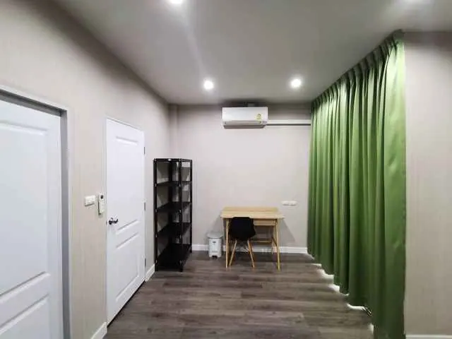 ให้เช่าทาวน์โฮม 3 ชั้น The Trop Urban มอเตอร์เวย์ ลาดกระบัง 17.9 ตร.ว. 4 ห้องนอน เฟอร์นิเจอร์ครบ ค่าเช่า 20,000 บาท/เดือน