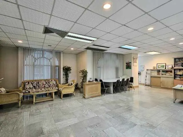ขาย ออฟฟิศ Royal Castle Pattanakarn Condo พัฒนาการ 30 ขนาด 184 ตรม. 2 ห้องประชุม ทำออฟฟิศหรืออยู่อาศัยได้ ราคา 6,000,000 บาท