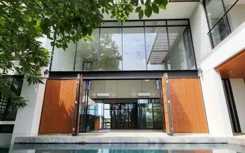 ขายบ้านเดี่ยว พุทธมณฑลสาย 2 ขนาด 151.7 ตร.ว. บ้านโมเดิร์นลอฟท์ พร้อมสระว่ายน้ำ ราคา 22,000,000 บาท