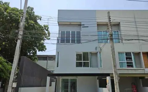 ขายทาวน์โฮม Patio พัฒนาการ 38 ขนาด 26.59 ตร.ว. พื้นที่ใช้สอย 155 ตร.ม. 3 นอน 3 น้ำ หลังมุมหน้าสวน รีโนเวทใหม่ ราคา 5,900,000 บาท