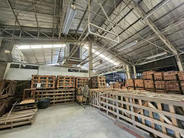 ขายโรงงาน พร้อมใบ รง.4 ซอยปู่เจ้าสมิงพราย 6 สำโรง สมุทรปราการ เนื้อที่ 4-2-11.3 ไร่ พื้นที่ใช้สอย 7,272 ตร.ม. ใกล้ BTS สำโรง และ BTS ปู่เจ้า